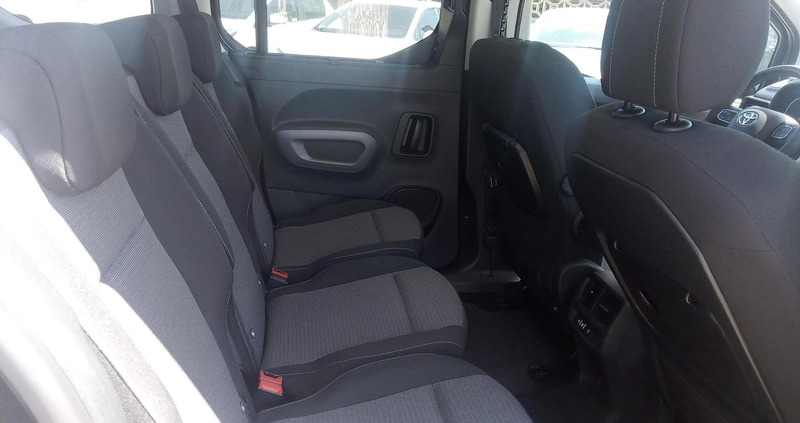 Toyota Proace City Verso cena 122800 przebieg: 4352, rok produkcji 2021 z Kunów małe 254